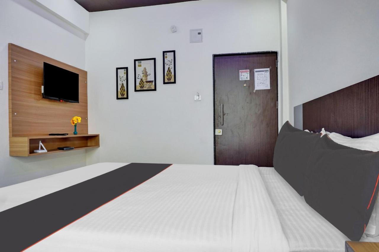Super Collection O Eon Inn Near Pune Airport Kharadi Exterior photo