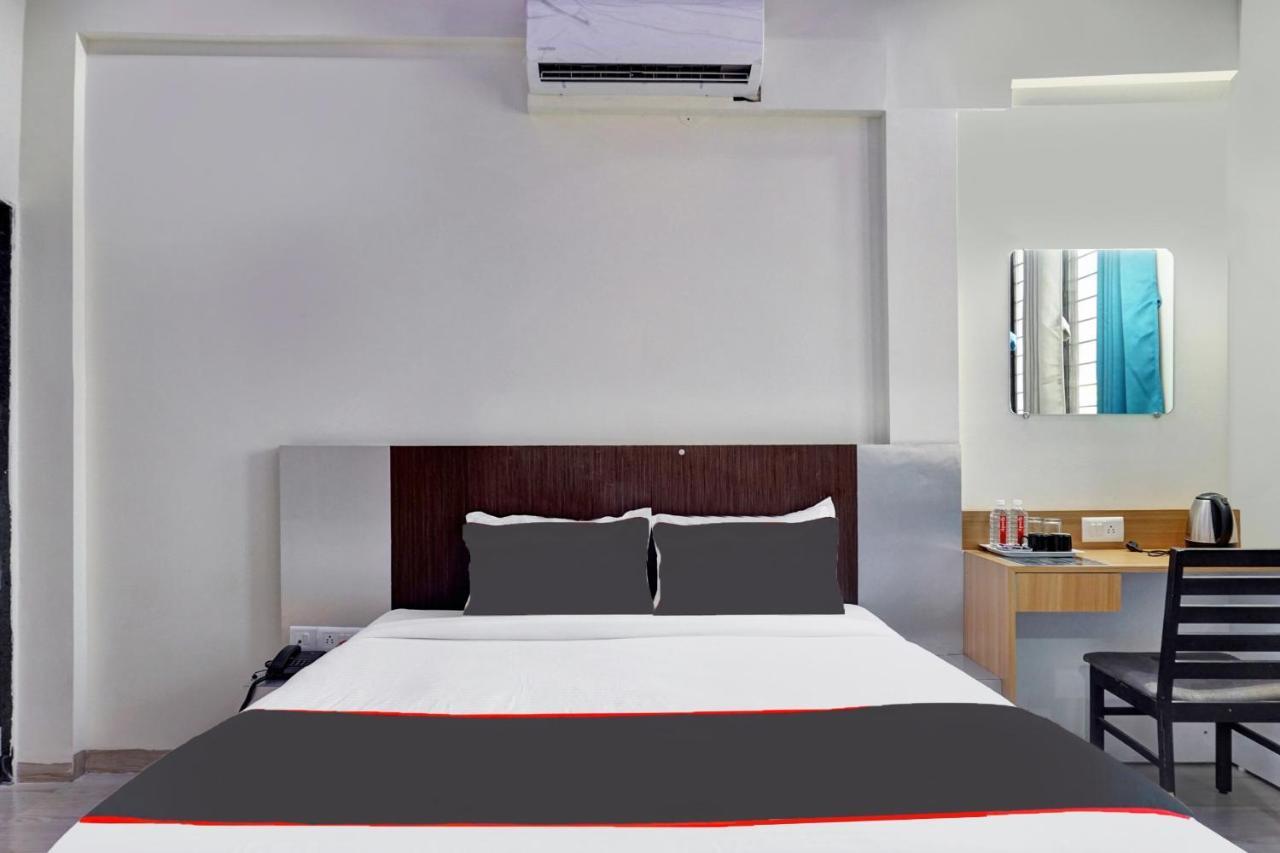 Super Collection O Eon Inn Near Pune Airport Kharadi Exterior photo