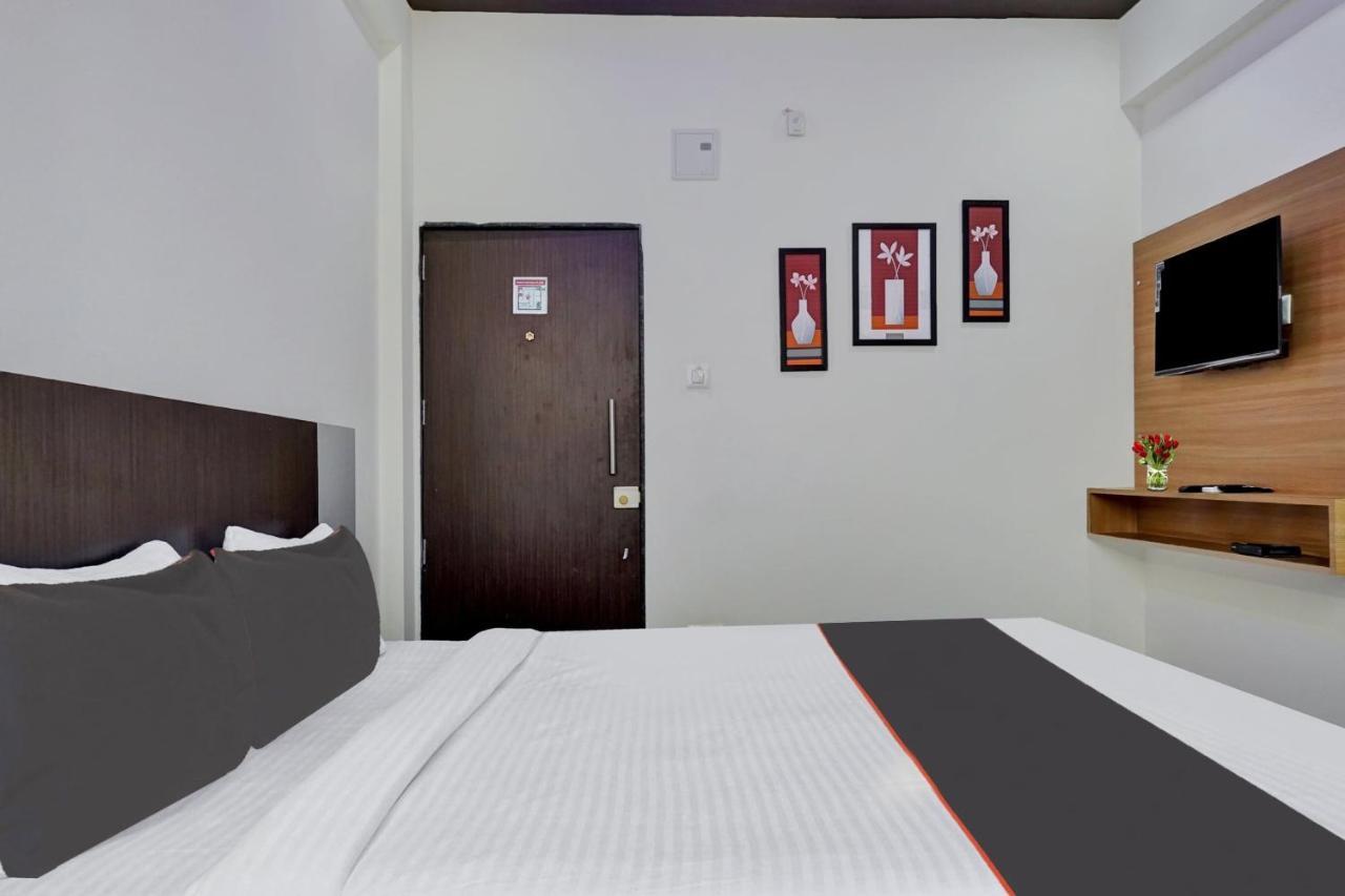 Super Collection O Eon Inn Near Pune Airport Kharadi Exterior photo