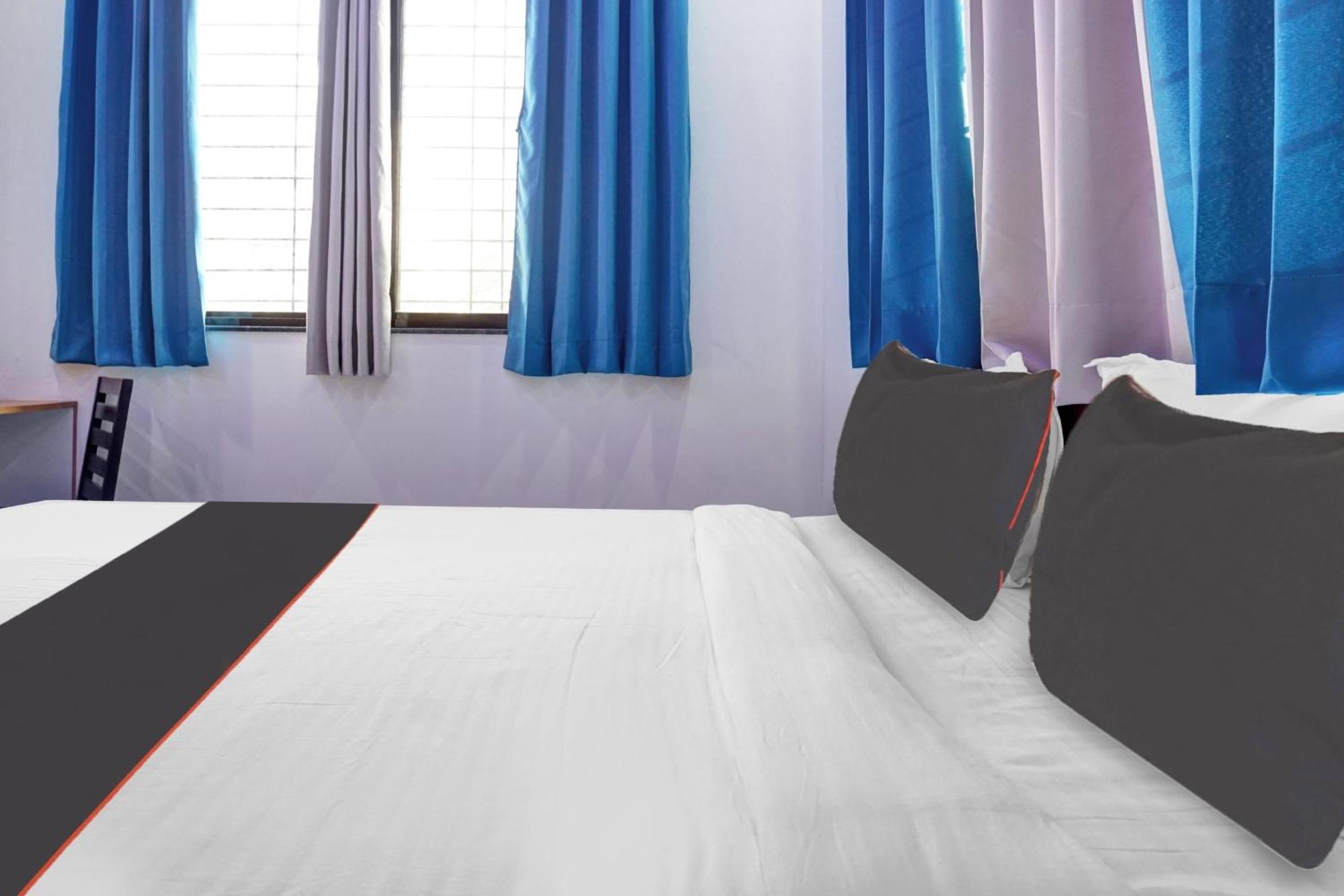 Super Collection O Eon Inn Near Pune Airport Kharadi Exterior photo