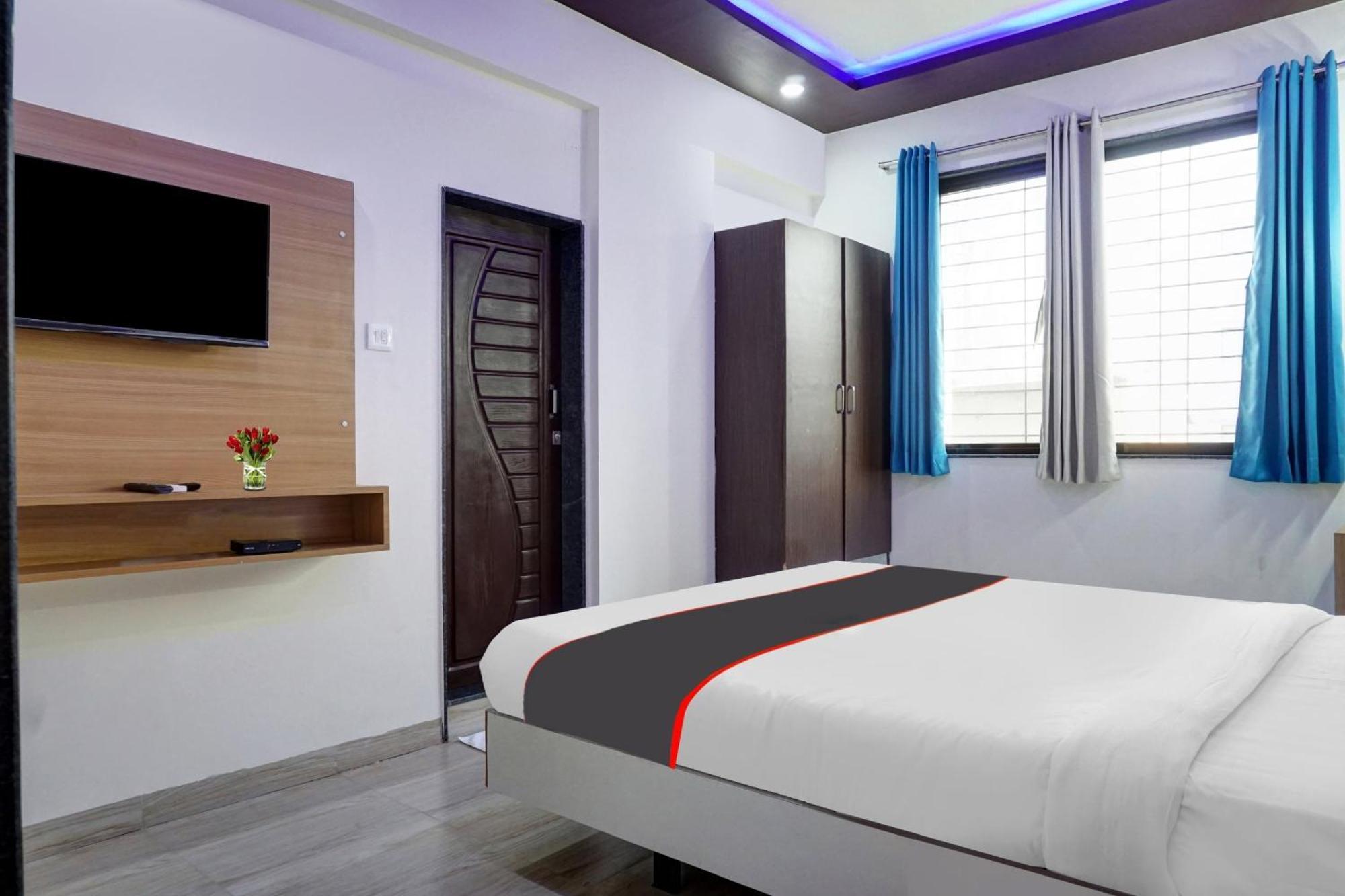 Super Collection O Eon Inn Near Pune Airport Kharadi Exterior photo