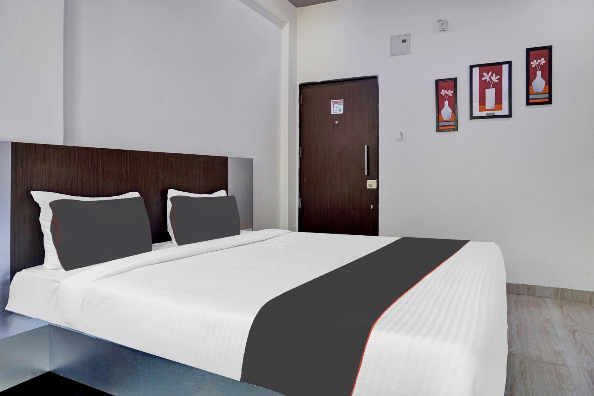 Super Collection O Eon Inn Near Pune Airport Kharadi Exterior photo