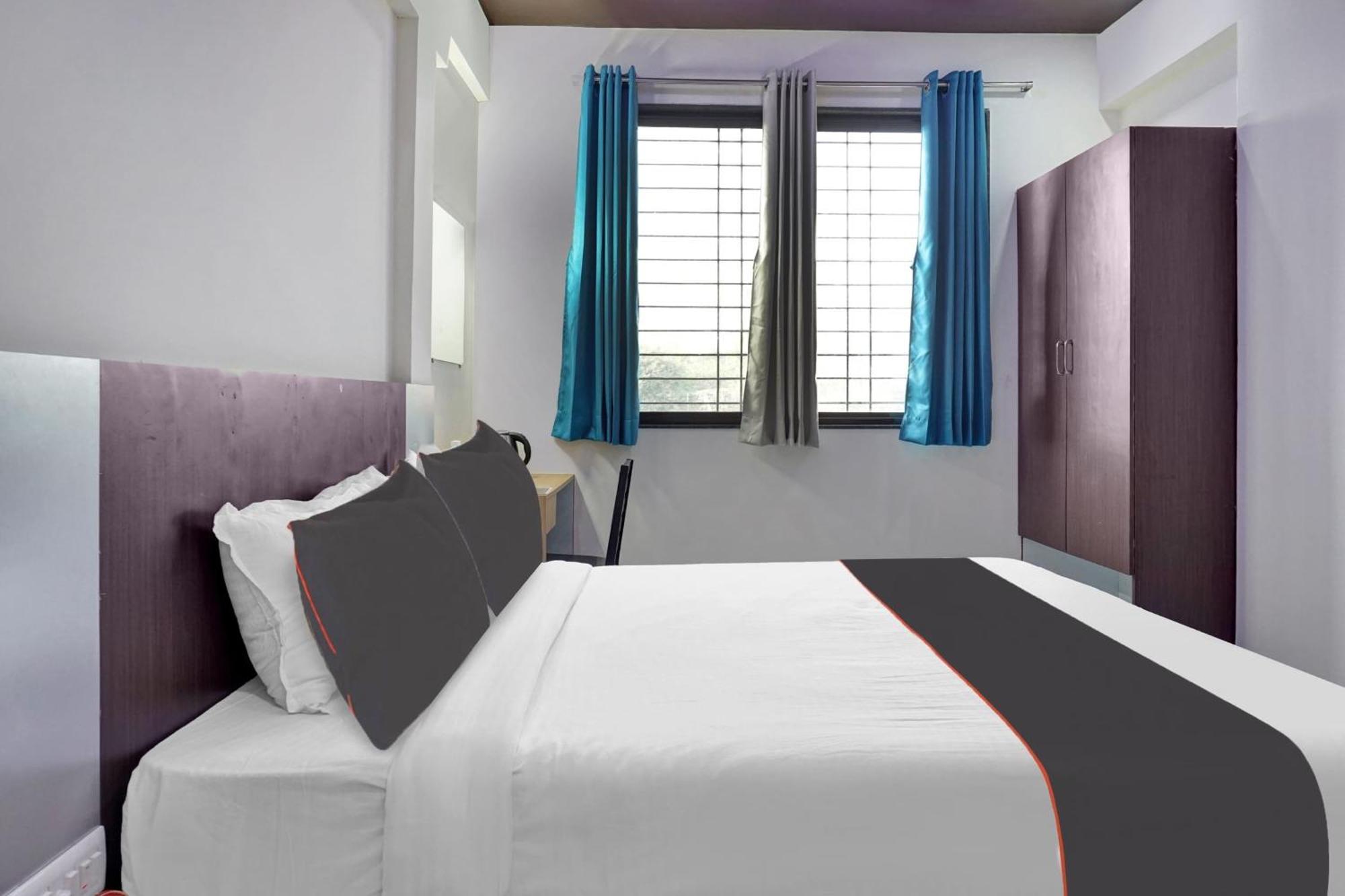 Super Collection O Eon Inn Near Pune Airport Kharadi Exterior photo
